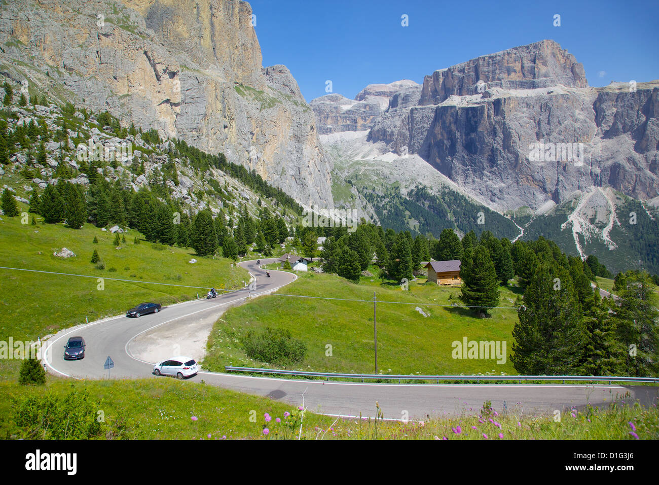 Straße, Sella Pass, Trient und Bozen Provinzen, Dolomiten, Italien, Europa Stockfoto
