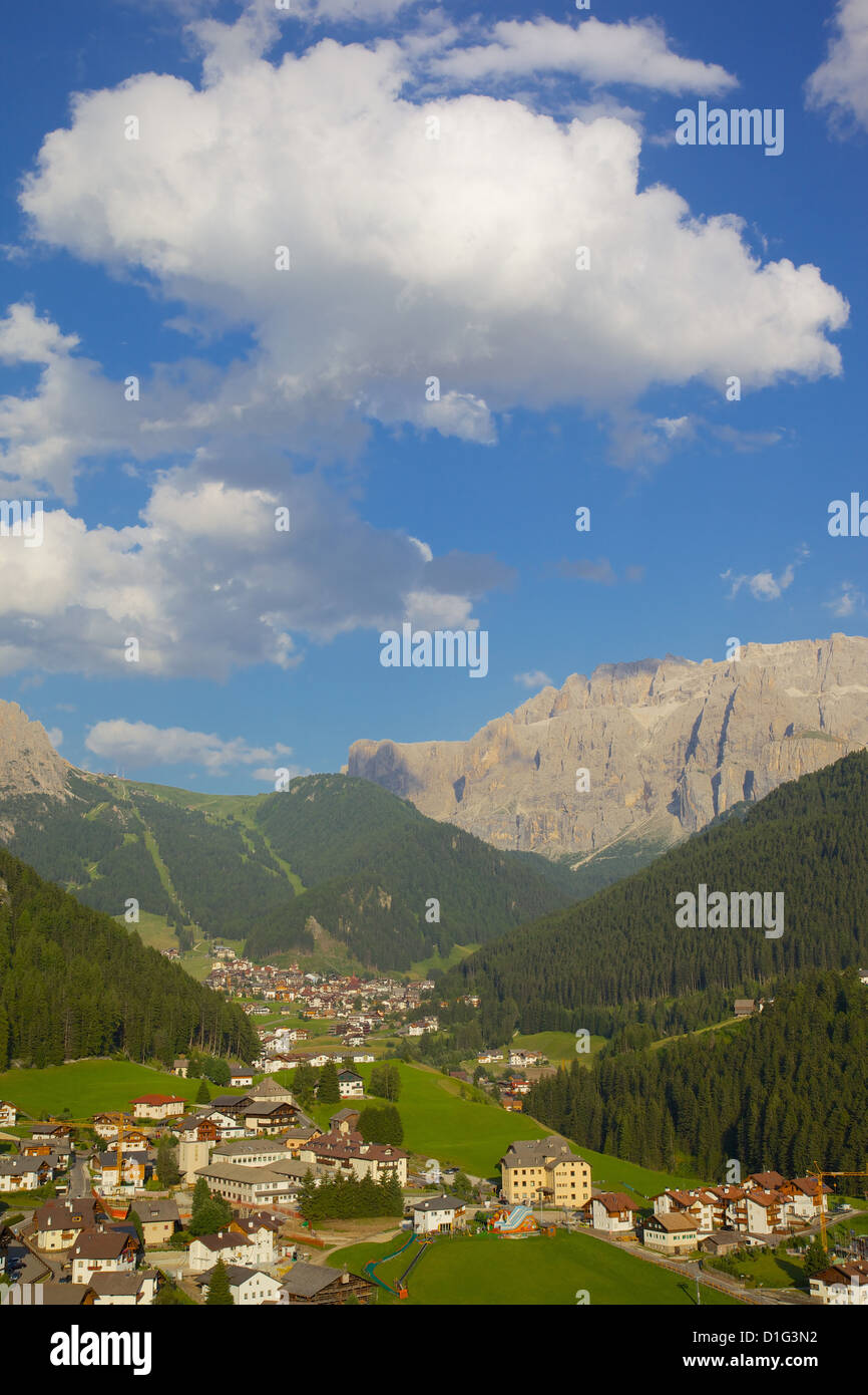 Blick über Stadt, Wolkenstein Gröden, Grödner Tal, Provinz Bozen, Trentino-Alto Adige/Südtirol, Dolomiten, Italien Stockfoto