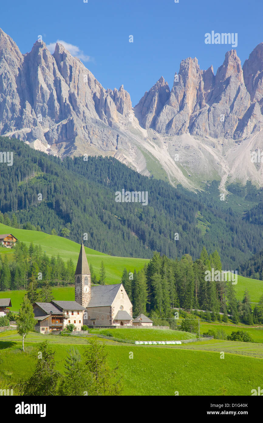 Kirche, Val di Funes, Provinz Bozen, Trentino-Alto Adige/Südtirol, Dolomiten, Italien, Europa Stockfoto