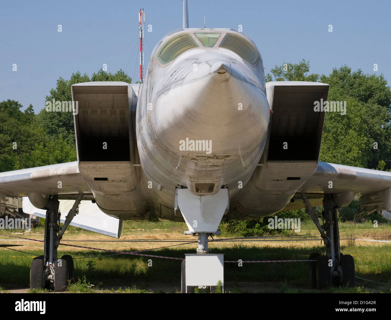 Alten sowjetischen Langstrecken-Bomber TU-22 nach hinten losgehen. Stockfoto