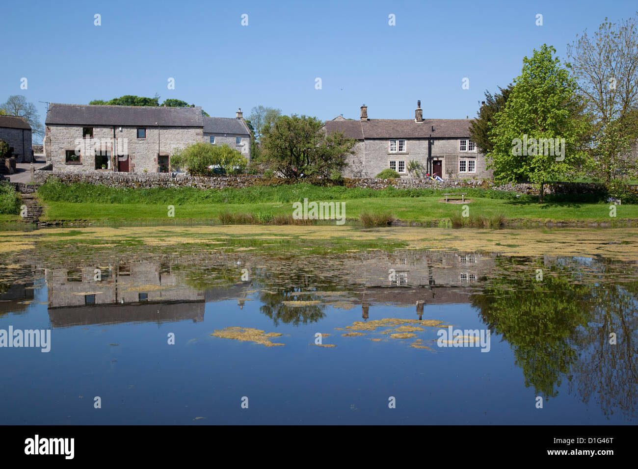 Dorf-Teich, Monyash, Peak District, Derbyshire, England, Vereinigtes Königreich, Europa Stockfoto