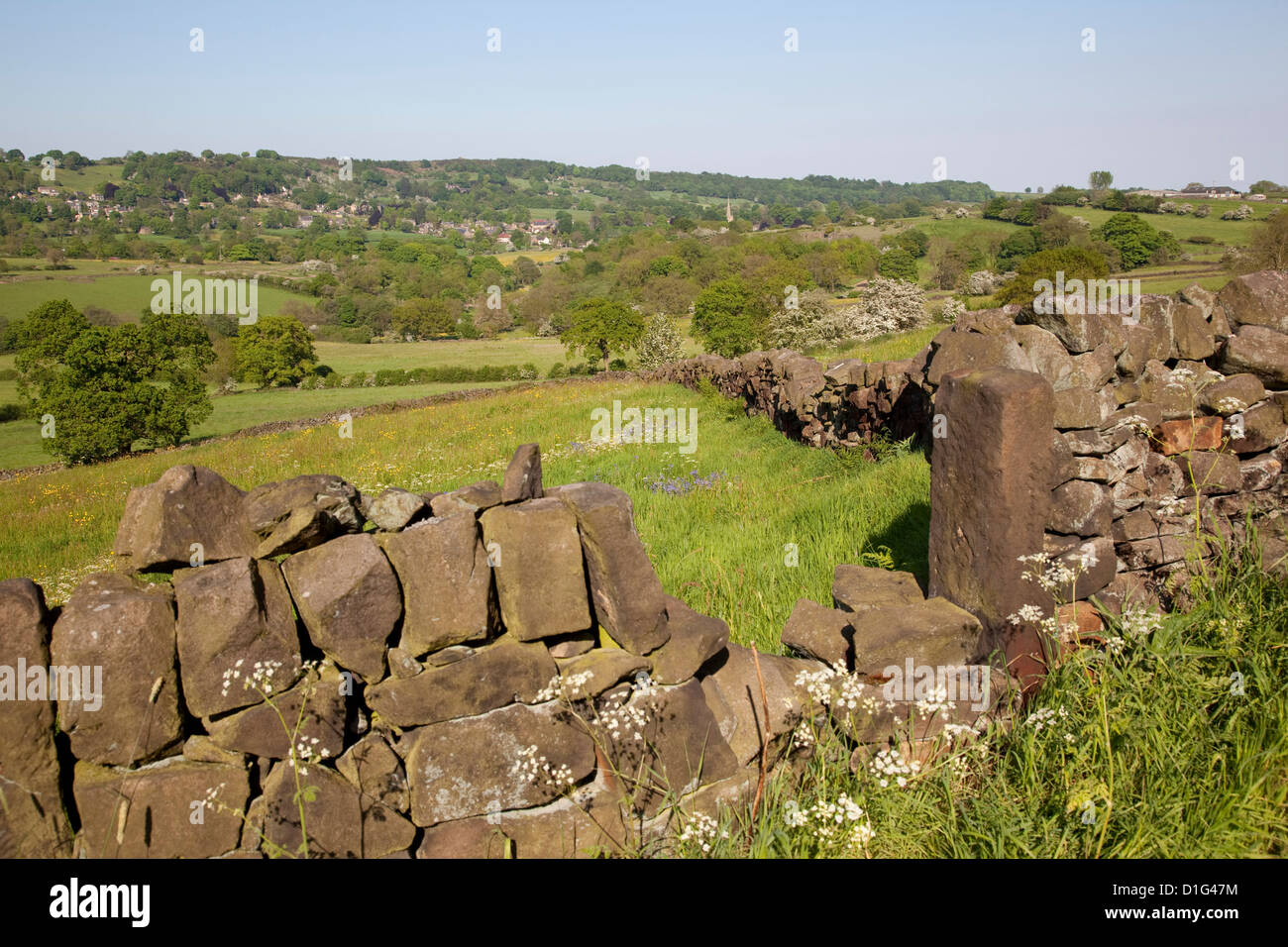 Landschaft in der Nähe von Ashover und Trockensteinmauern, Derbyshire, England, Vereinigtes Königreich, Europa Stockfoto