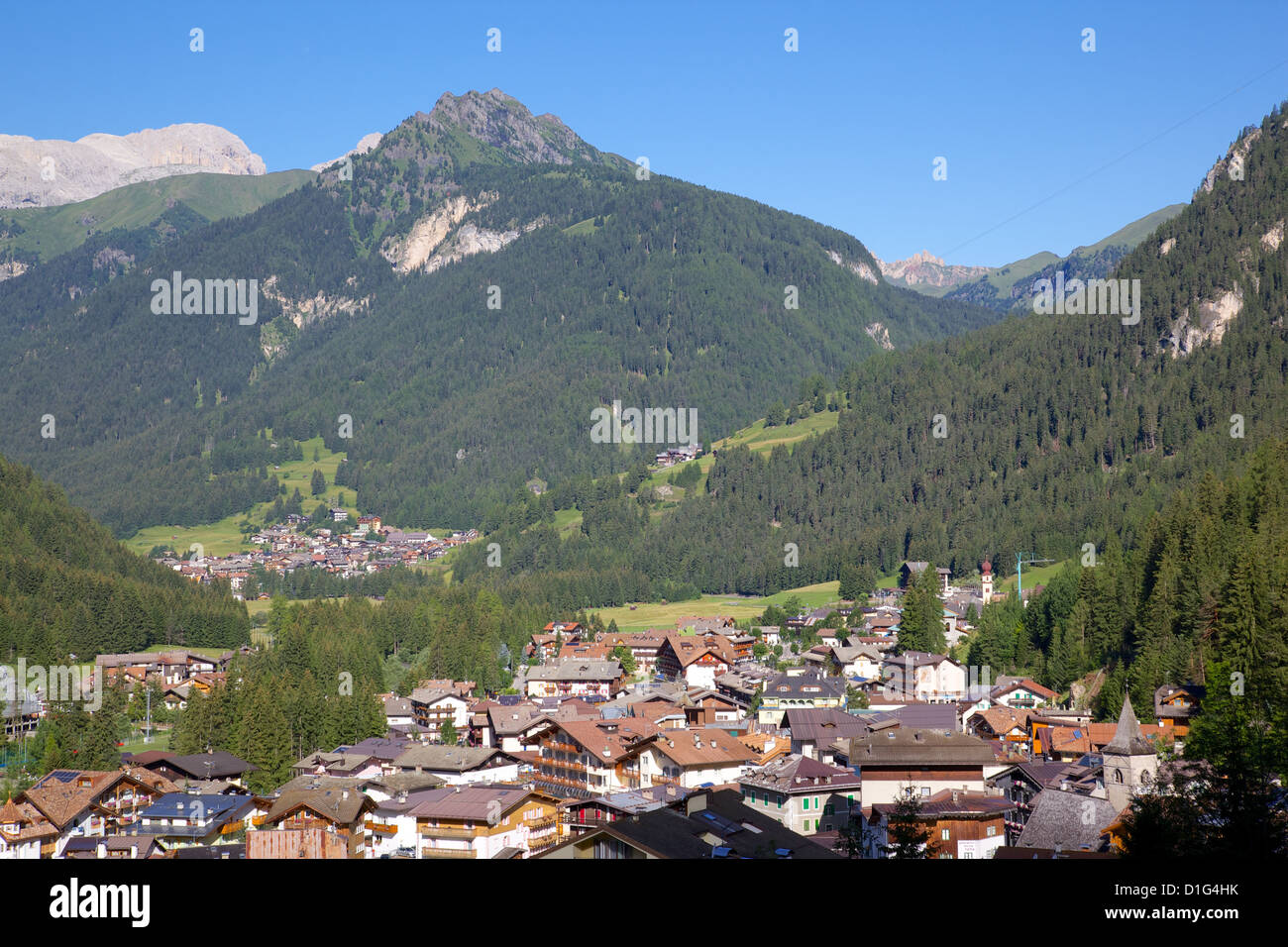 Blick über Stadt, Canazei, Trentino-Alto Adige, Italien, Europa Stockfoto