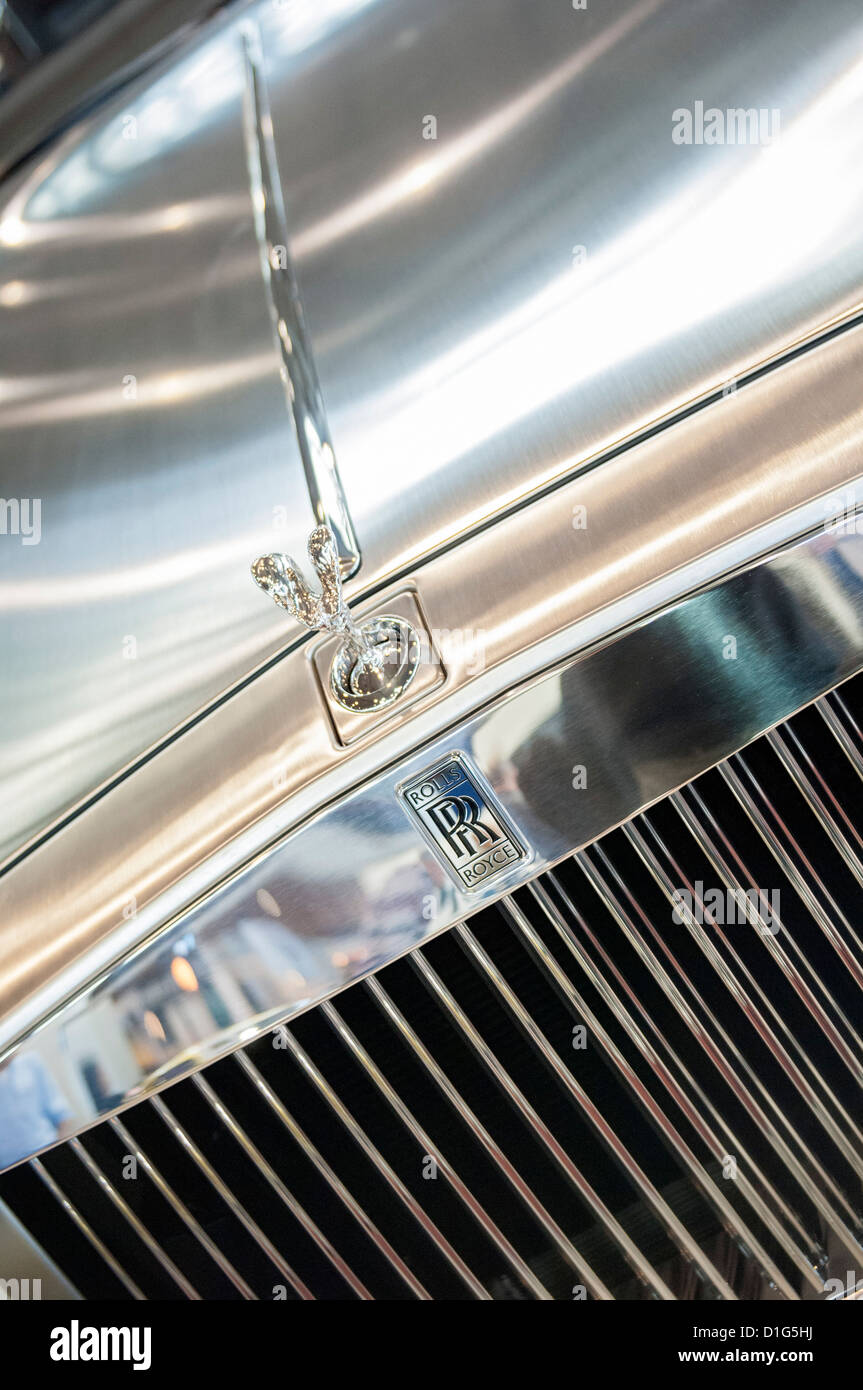 Rolls-Royce Detail mit Emblem ans Stockfoto