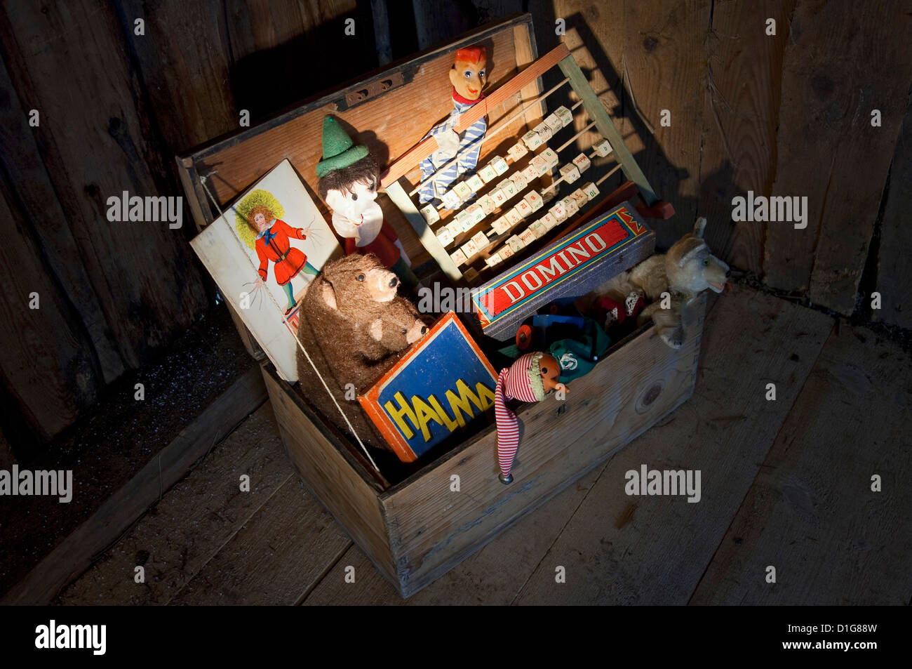 historisches Spielzeug, Spiele und Bücher für Kinder Stockfoto