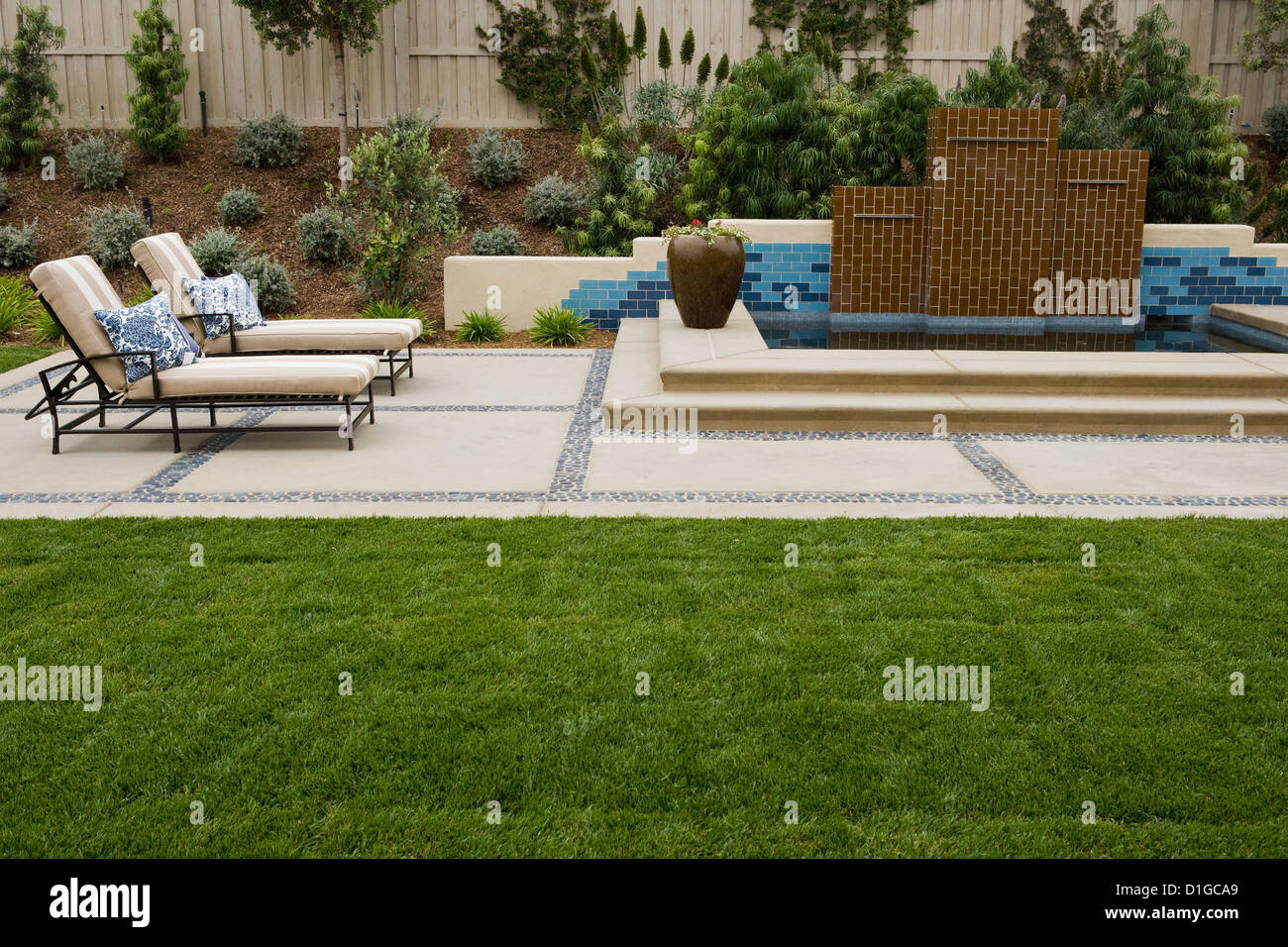 Terrasse mit modernen Brunnen zurück; San Diego; Kalifornien; USA Stockfoto