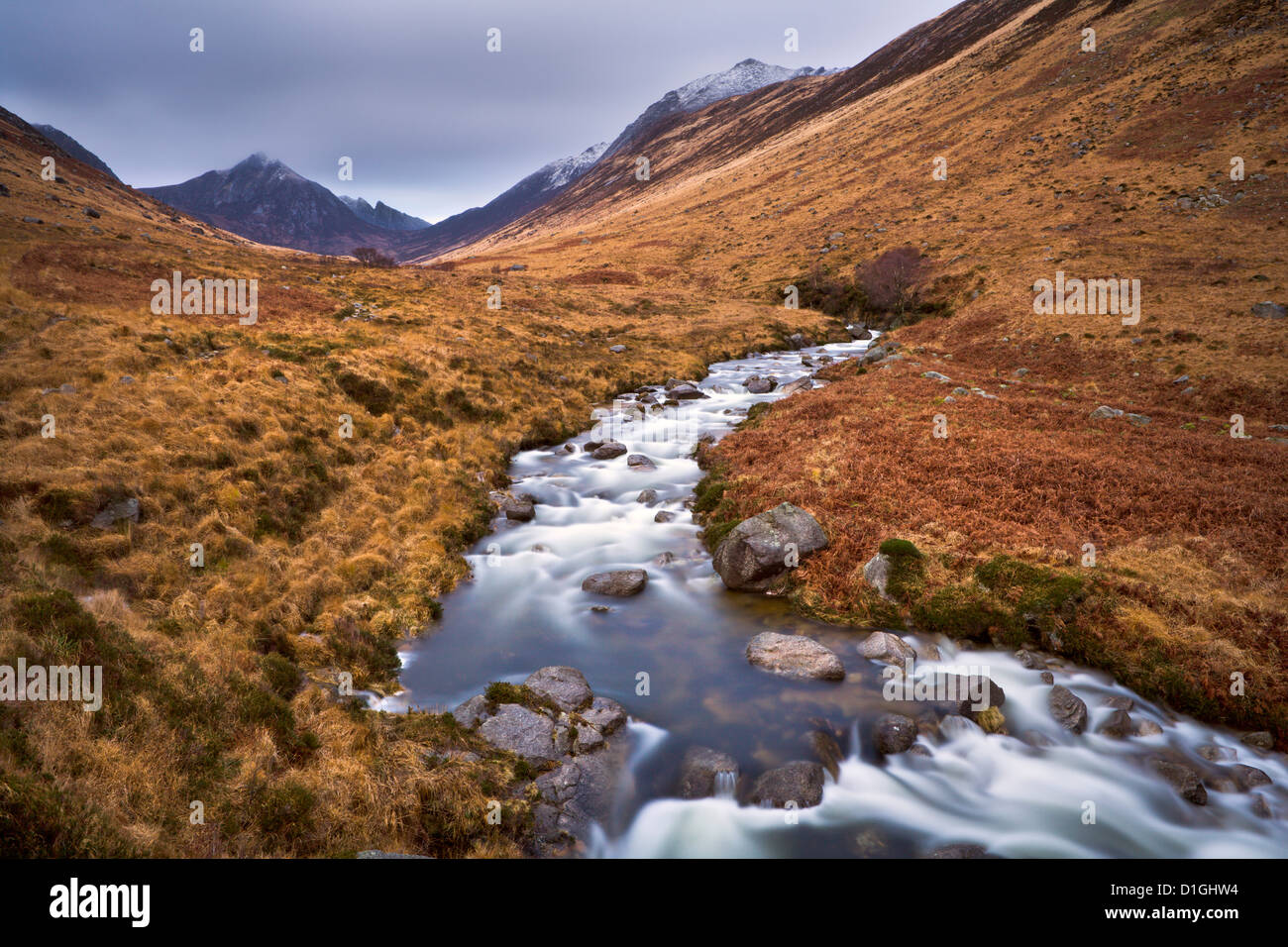 Glen Rosa Water, Spitzen mit Cir Mhor und Goat Fell, Isle of Arran, Schottland, Vereinigtes Königreich, Europa Stockfoto