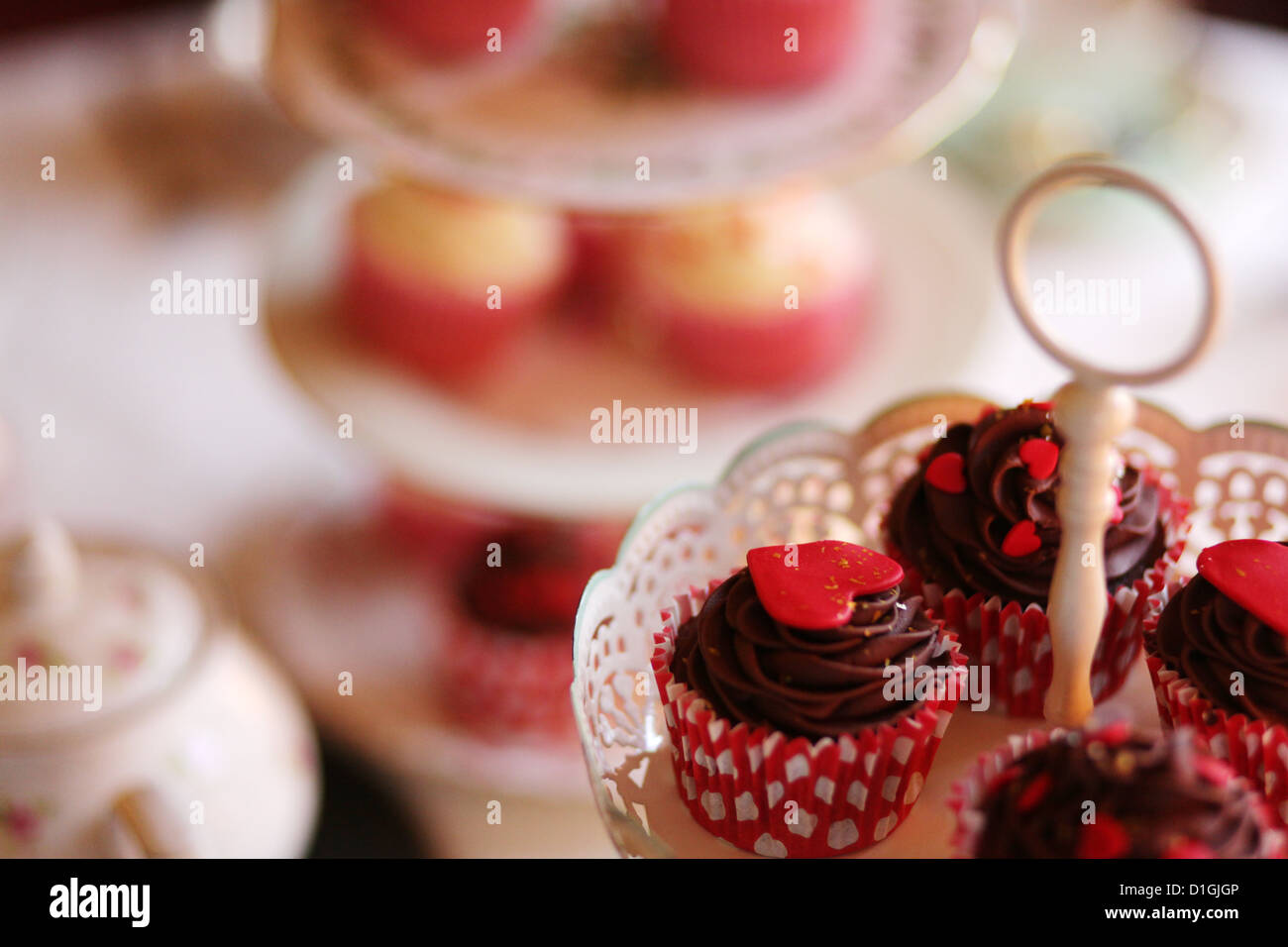 Tea-Party mit Muffins und Tee Stockfoto