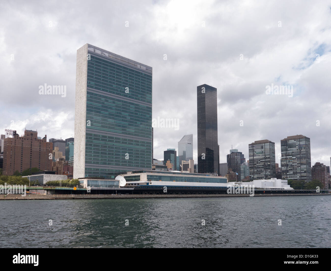 Das Hauptquartier der Vereinten Nationen am Ufer des East River auf der Insel Manhattan in New York City USA Stockfoto
