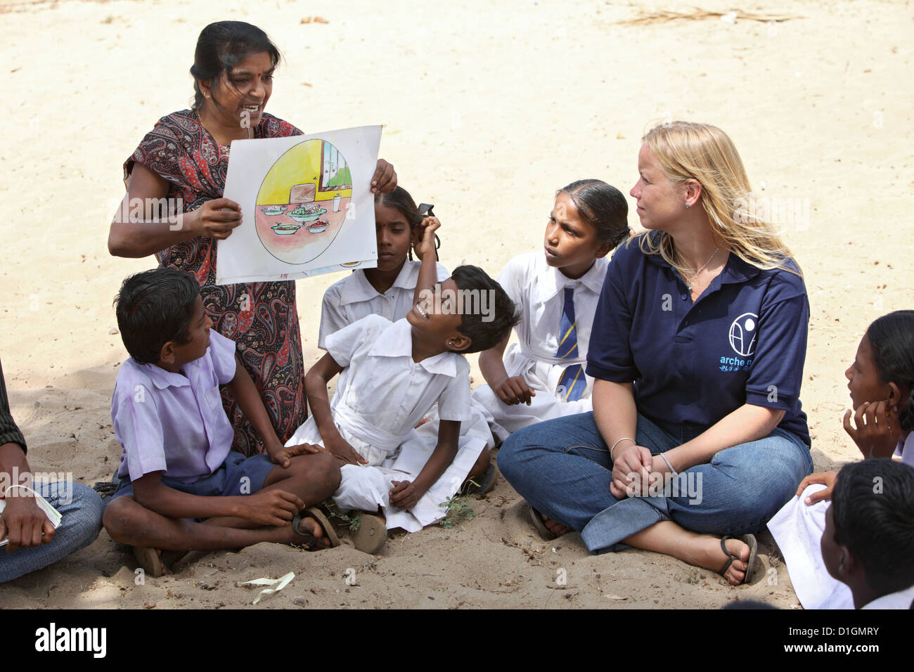 Navatkerny, Sri Lanka, würden Schüler die richtige Verwendung von Wasser für die Hygiene unterrichtet werden Stockfoto