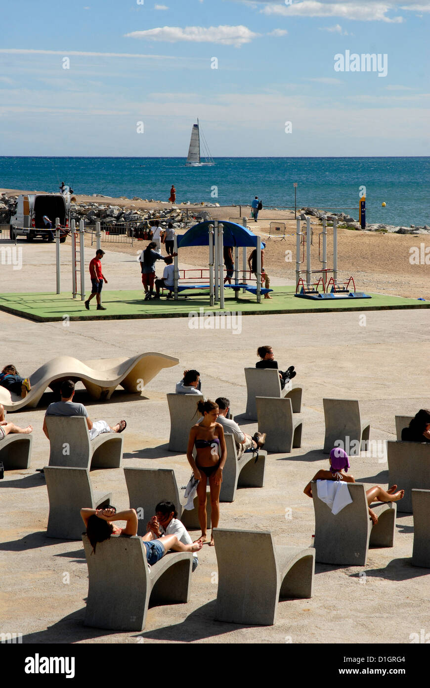 Barceloneta Strand Gymnastik und Rest Umgebung, Barcelona. Spanien-Foto: © Rosmi Duaso Stockfoto