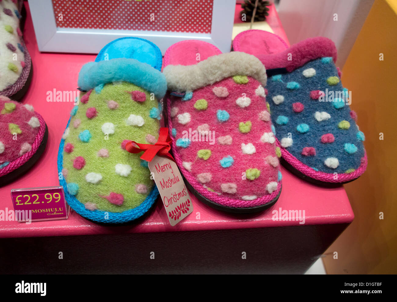 Moshulu Pantoffeln Pantoletten Shop Anzeige Stockfoto