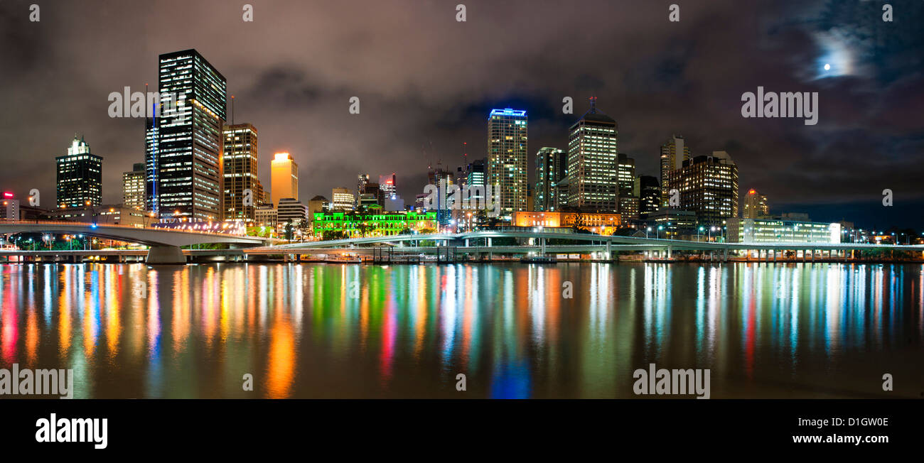 Zentraler Geschäft Bezirk Stadt Skyline bei Nacht entnommen Southbank von Brisbane, Queensland, Australien, Pazifik Stockfoto