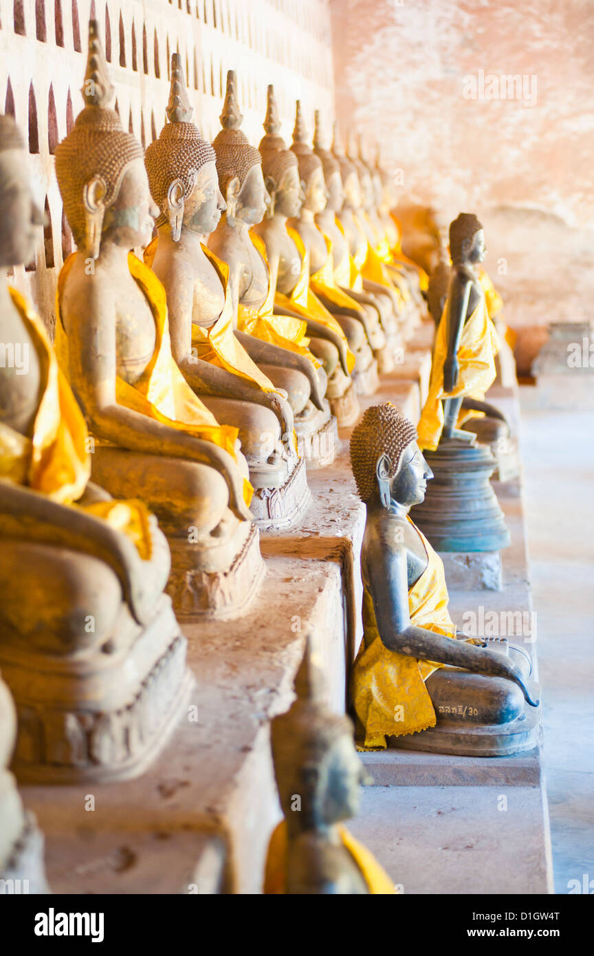 Buddhas in Wat Si Saket, der älteste Tempel in Vientiane, Laos, Indochina, Südostasien, Asien Stockfoto