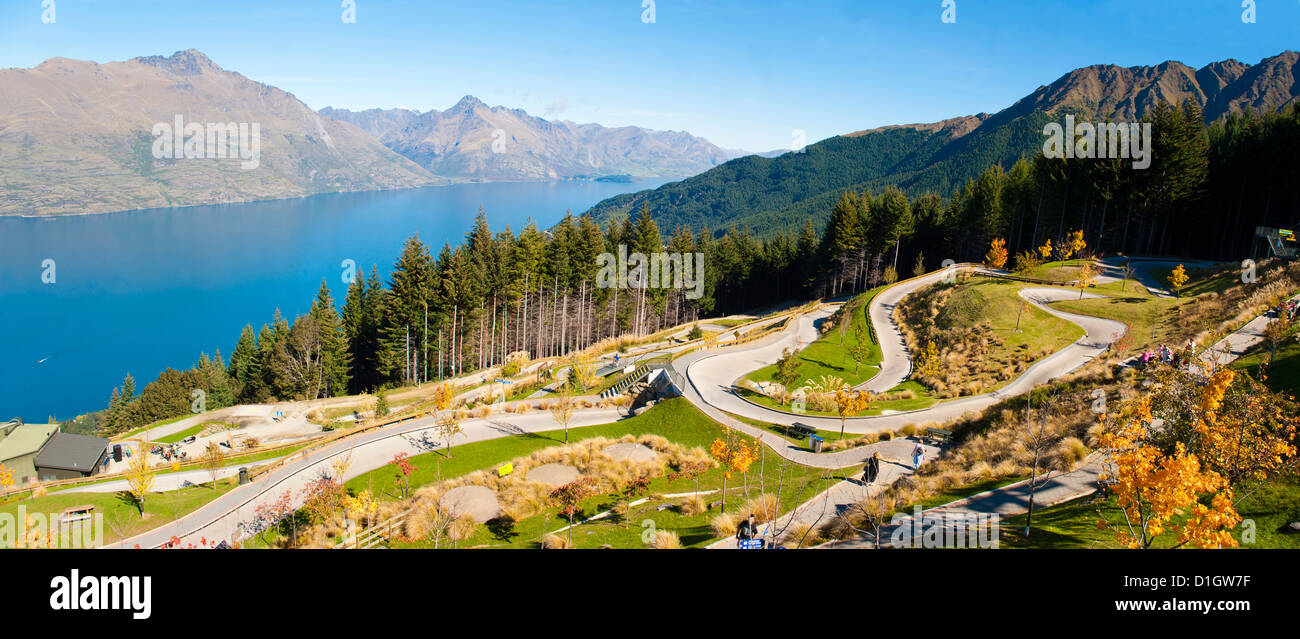 Panorama von der Rodelbahn über Queenstown, Otago, Südinsel, Neuseeland, Pazifik Stockfoto