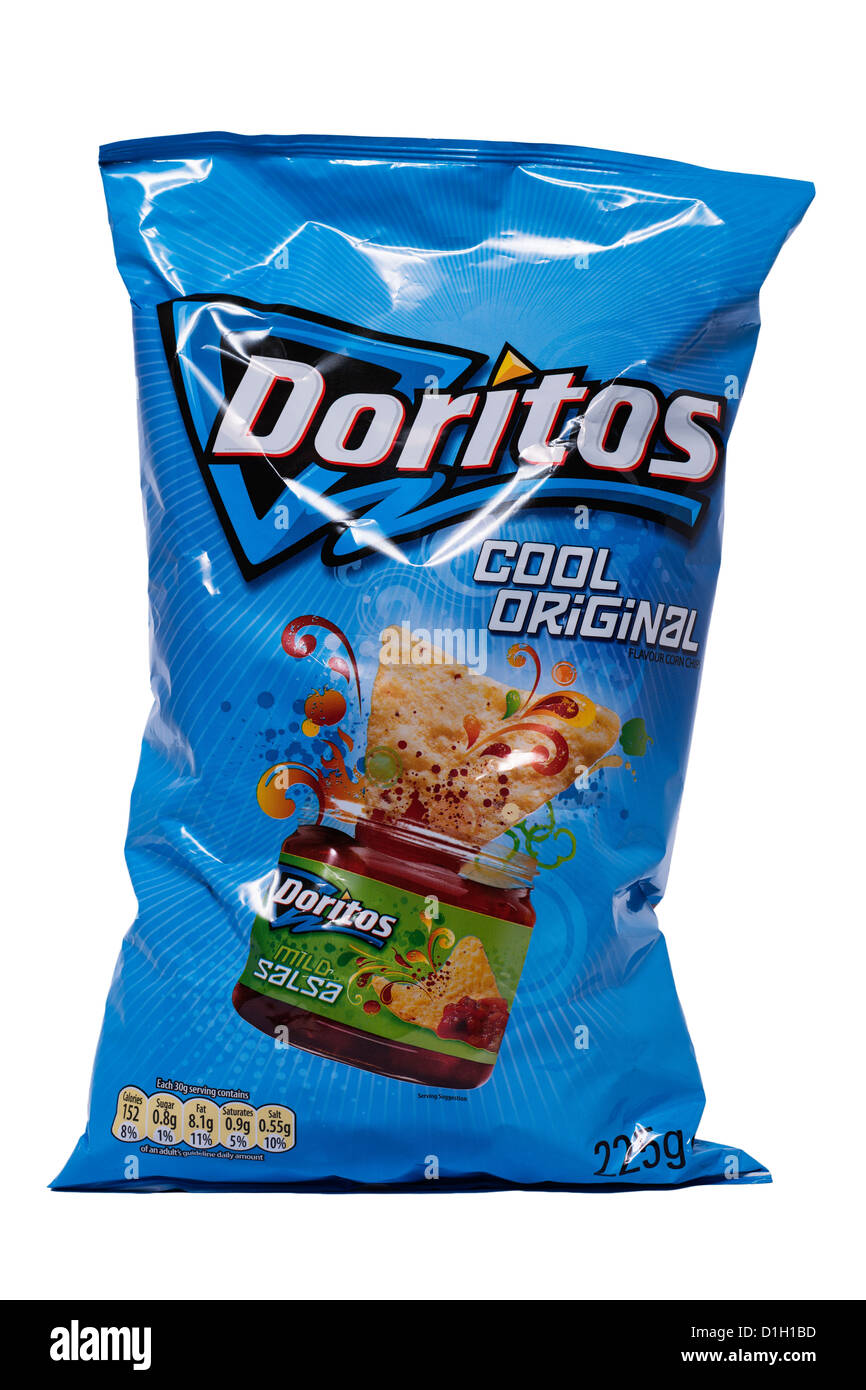 Ein Paket von coolen original Doritos auf weißem Hintergrund Stockfoto