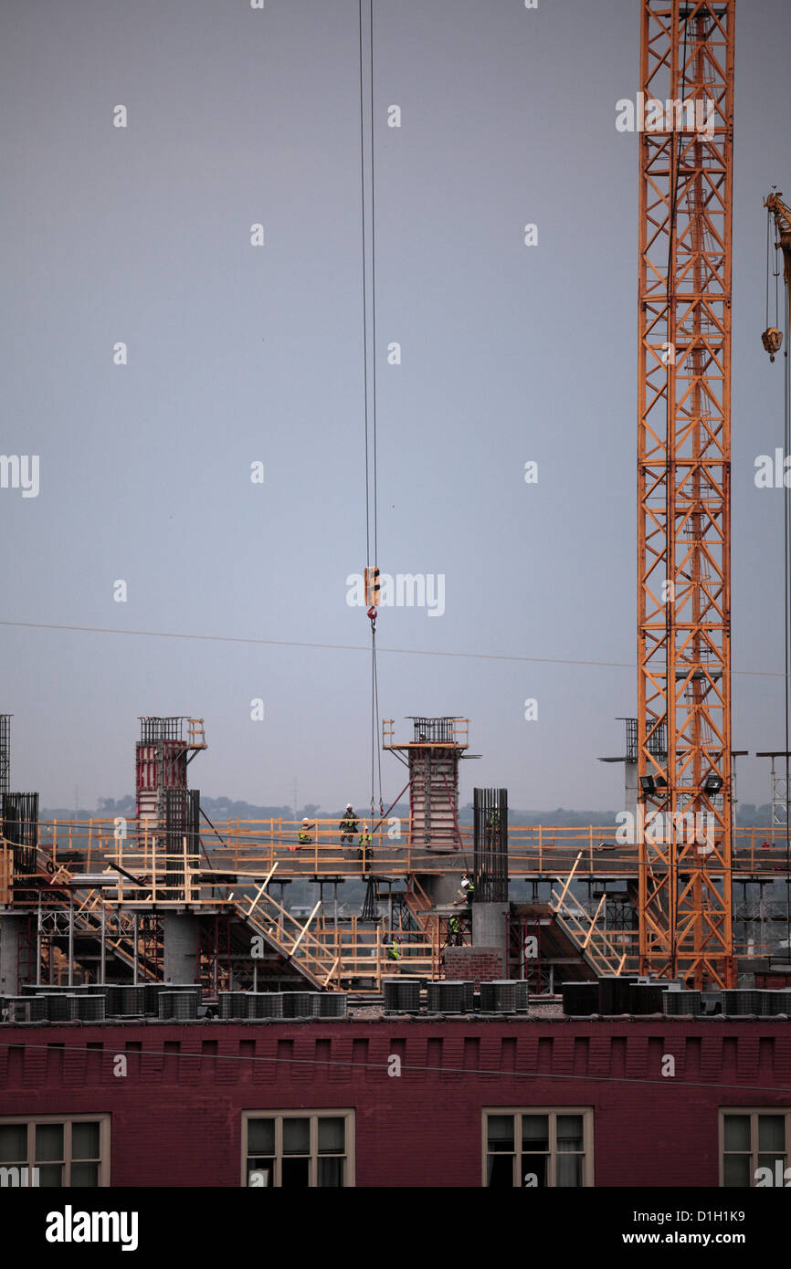 Baukran vor Ort. Stockfoto