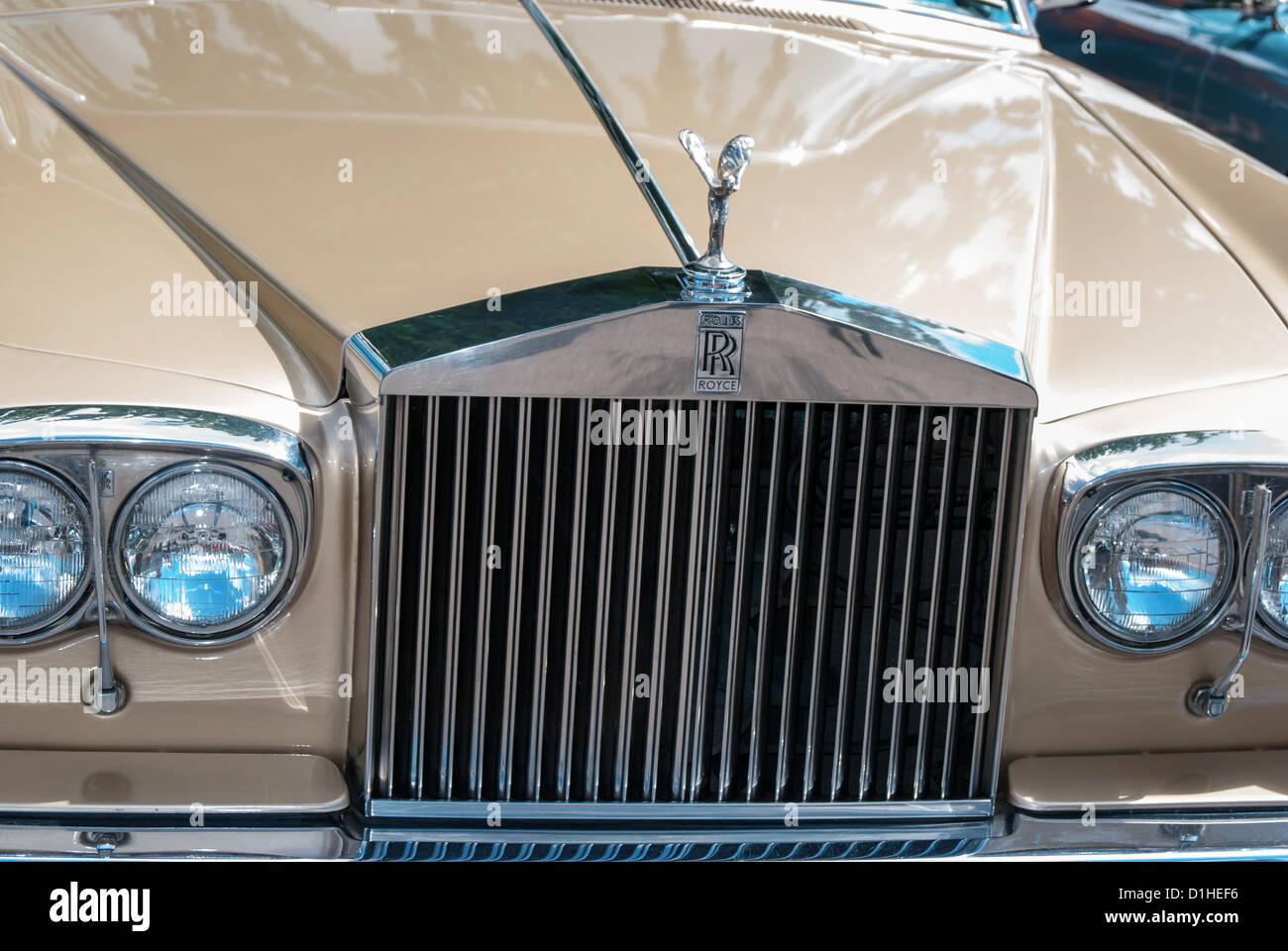 Classic Car Front Grill und Kopf Lichter Rolls Royce der Vorderansicht. Nahaufnahme Stockfoto