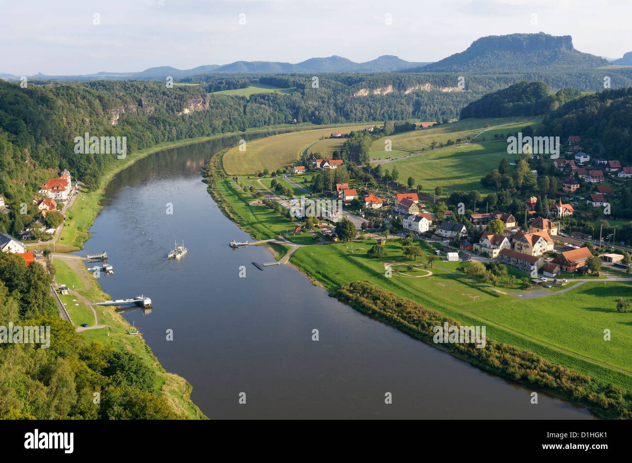 Die Elbe und Sächsische Schweiz (sächsischen Schweiz), Sachsen, Bundesrepublik Deutschland. Stockfoto