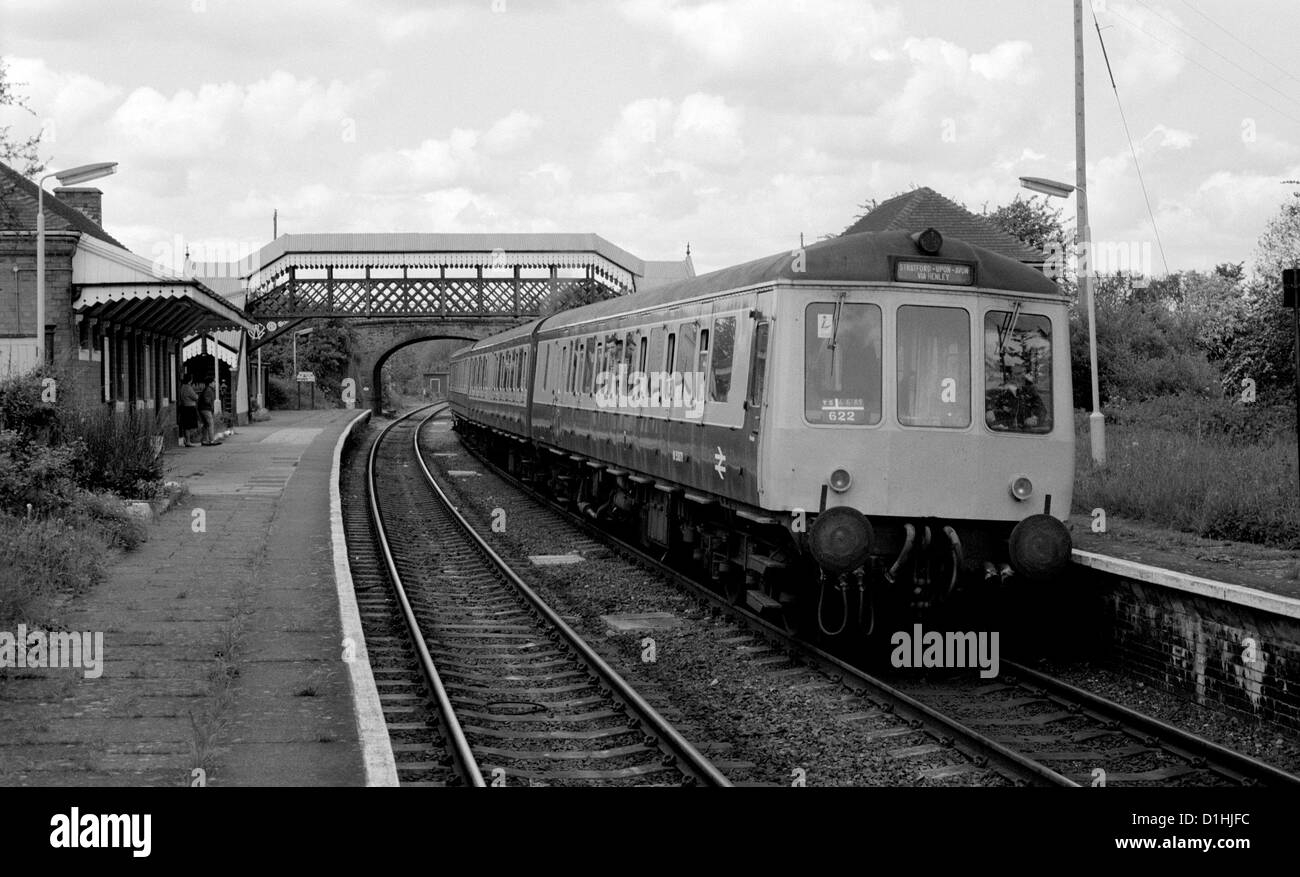 Zug in Wilmcote Bahnhof, Warwickshire, England, UK. 1985 Stockfoto