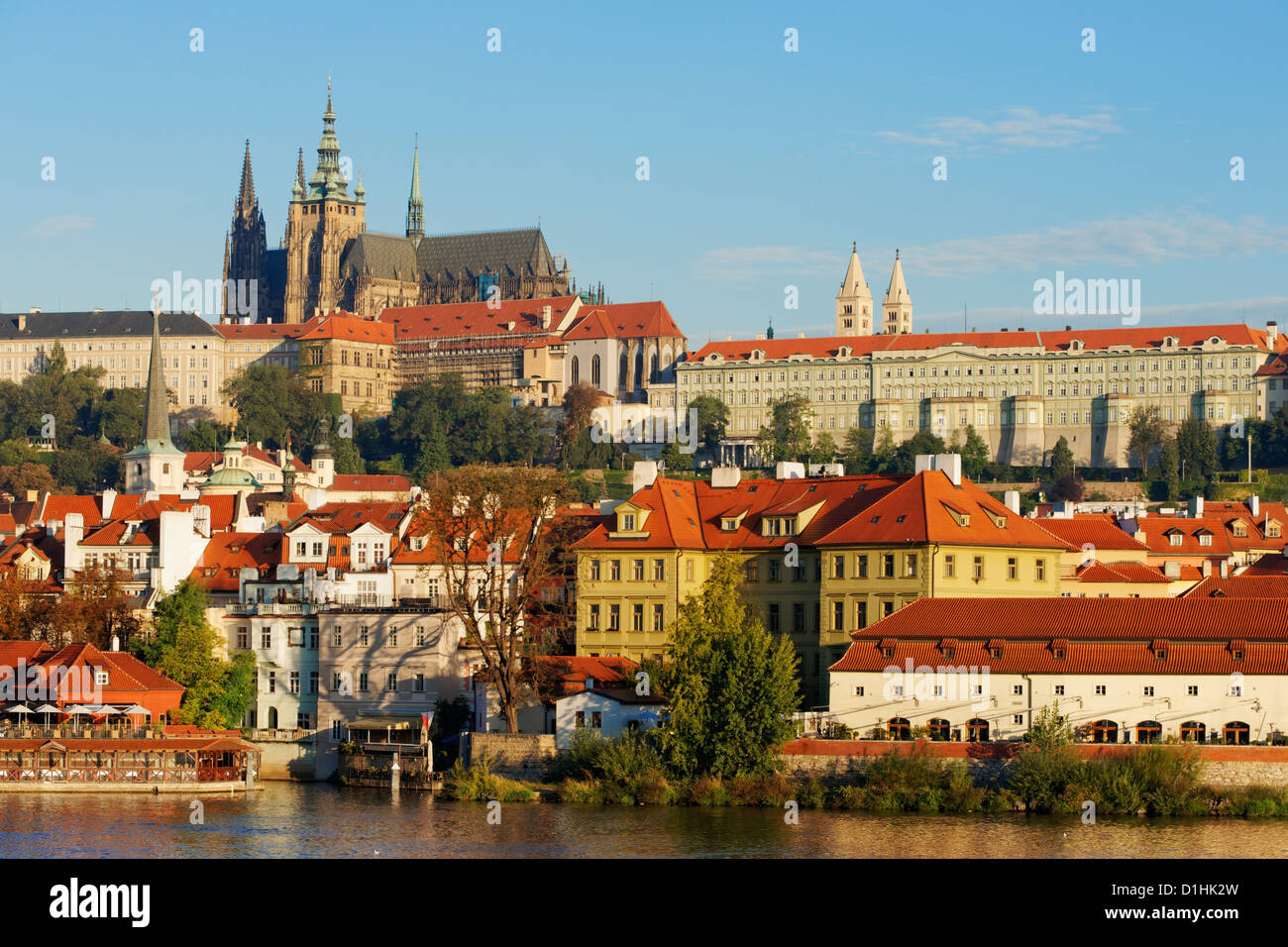 St. Vitus Kathedrale und die Prager Burg auf die Skyline der Stadt, Prag, Tschechische Republik. Stockfoto