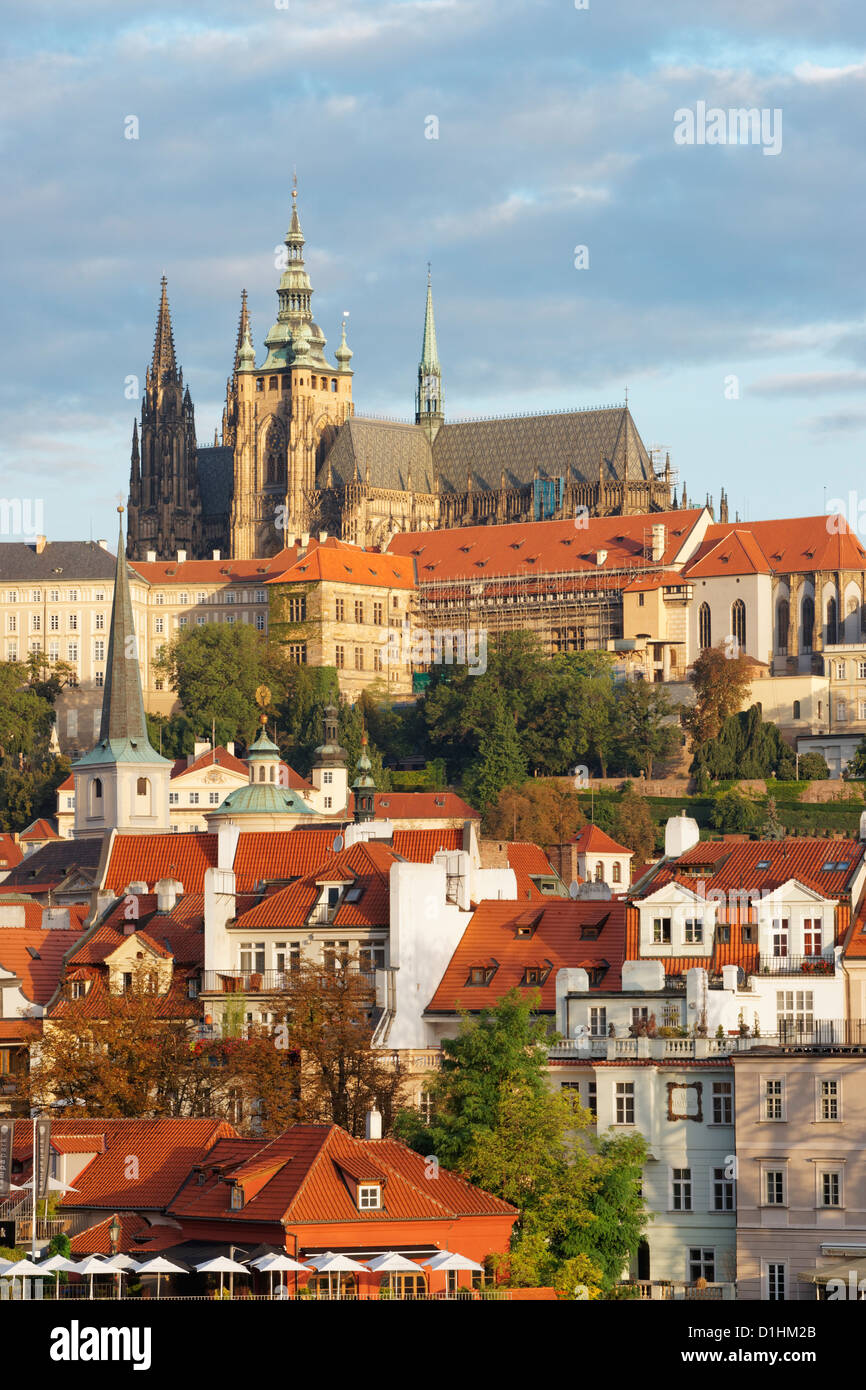 St. Vitus Kathedrale und City-Skyline. Prag, Tschechische Republik. Stockfoto