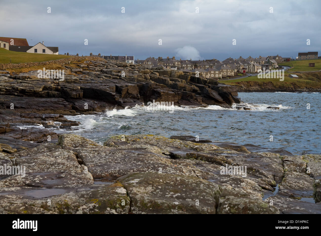 Der Knab spazieren rund um die Küste, im Rückblick nach Lerwick, Hauptstadt von Shetland, UK Stockfoto