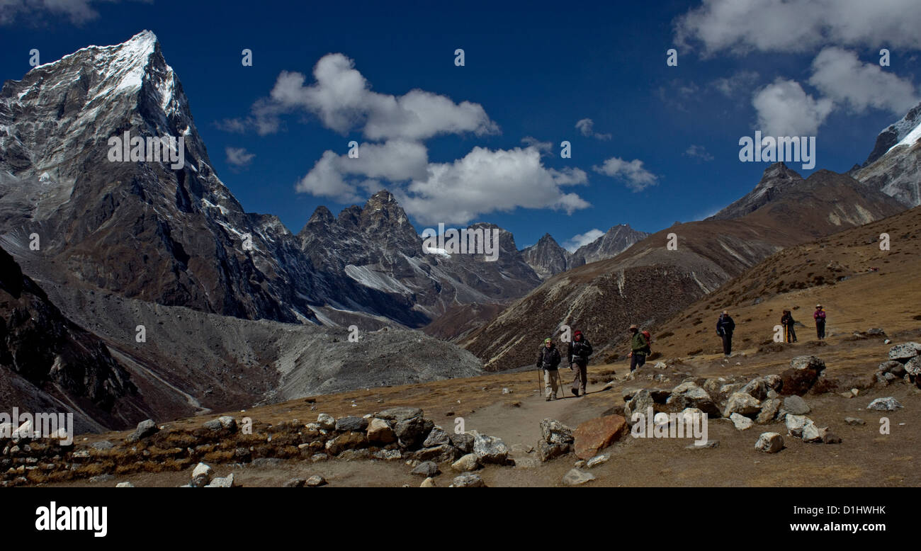 Khumbu-Tal über Periche, Khumbu-Tal, Nepal Stockfoto