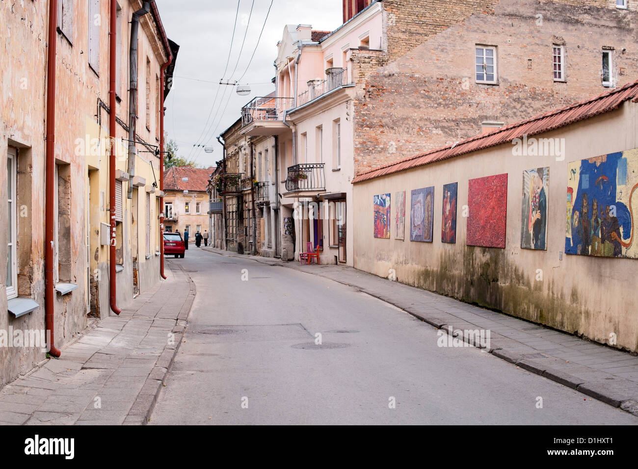 Paupio Straße in der Uzupis von Vilnius, der Hauptstadt Litauens. Stockfoto