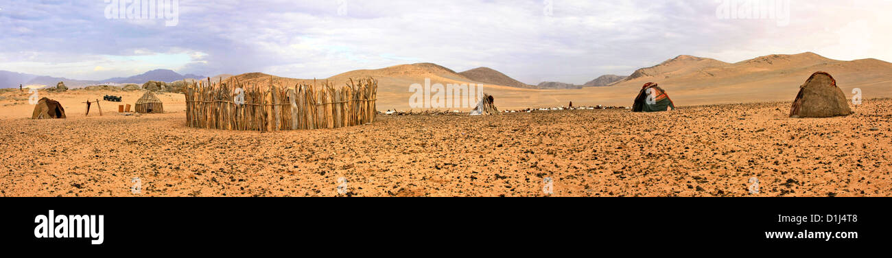Eine remote Himba-Siedlung in Kunene, Norden Namibias Stockfoto