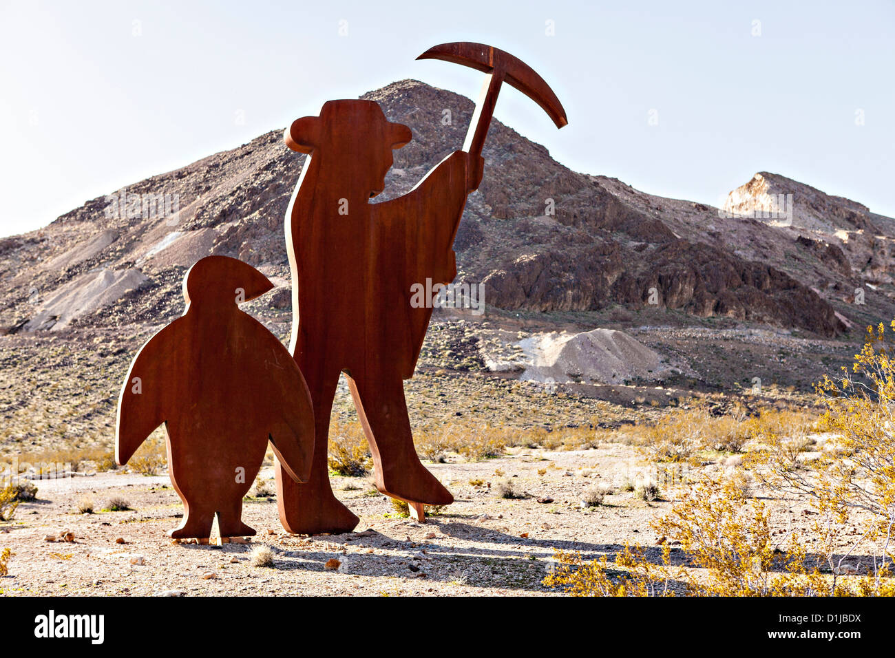 Skulptur im öffentlichen Raum Hommage an Shorty Harris 1994 in Goldwell, NV genannt. Stockfoto