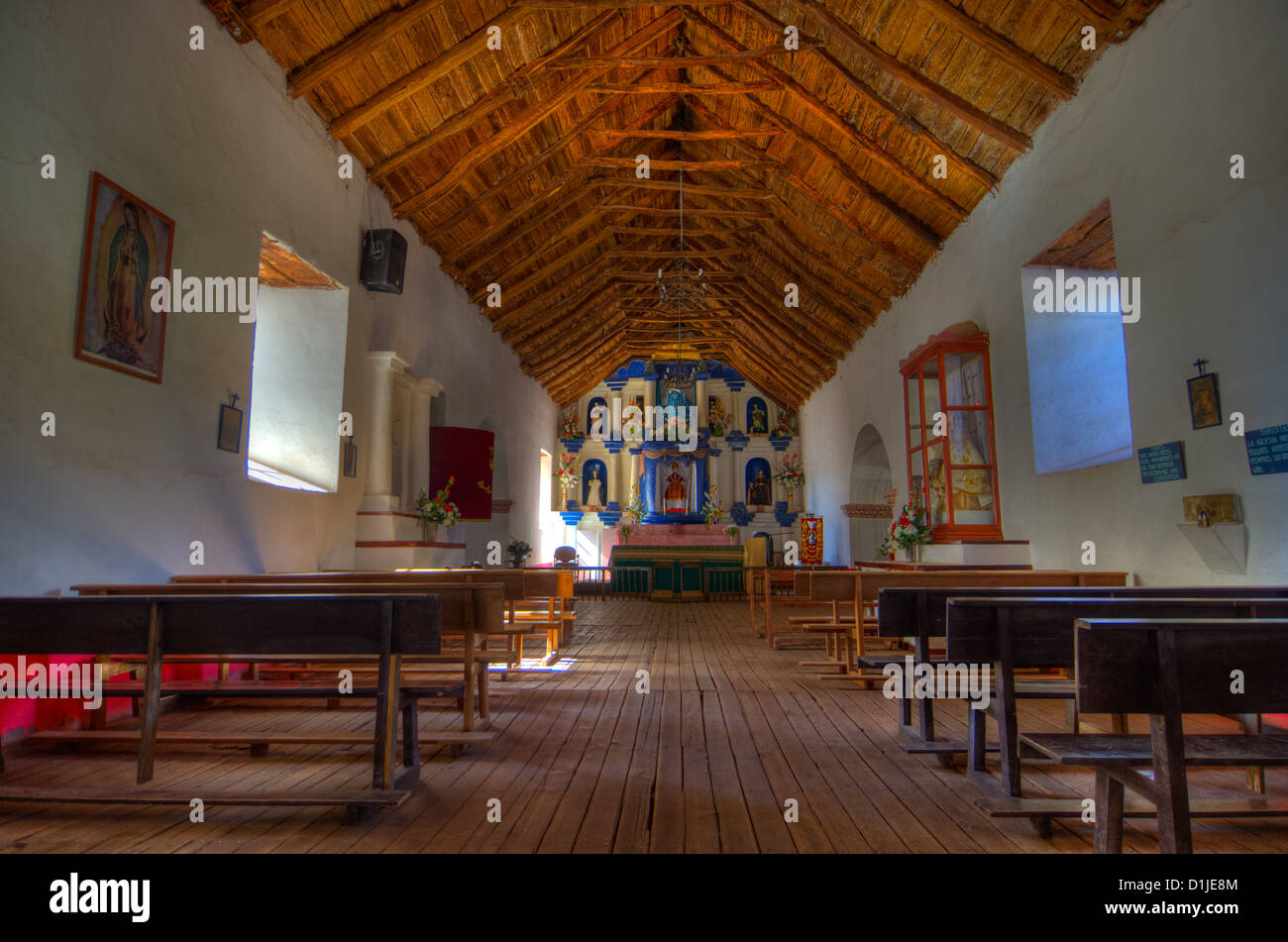 Im Inneren der Kirche von San Pedro de Atacama, Chile Stockfoto