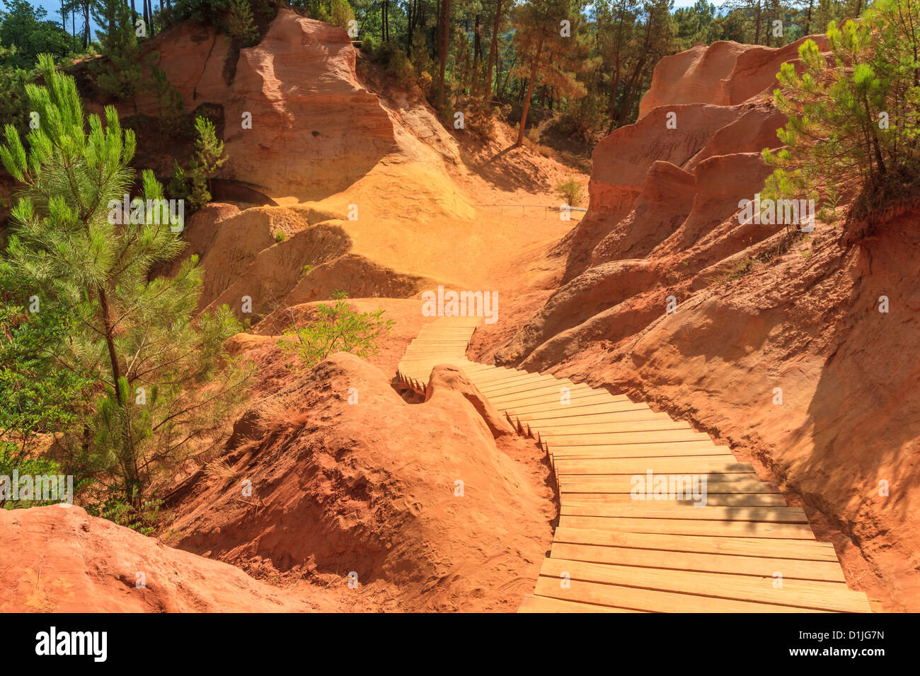 Rote Klippen im Roussillon (Les Ocres), Provence, Frankreich Stockfoto