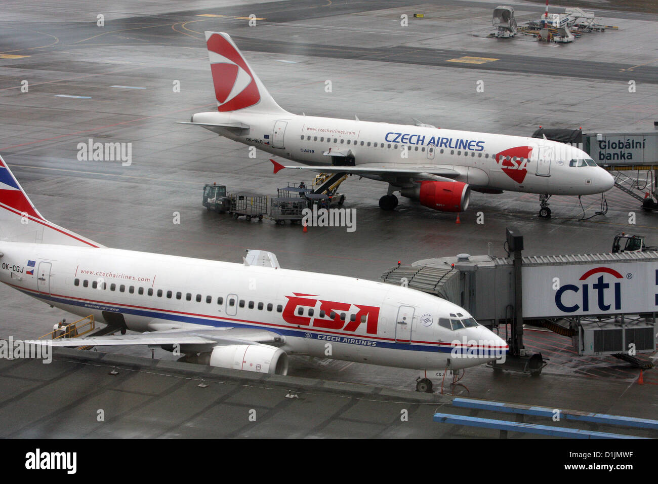 CSA Czech Airlines Flugzeuge Prag Tschechische Republik Flugzeuge am Boden Tarmac Jets erlangten den Flughafen Ceske aerolinie Aviation Company Ruzyne District Stockfoto
