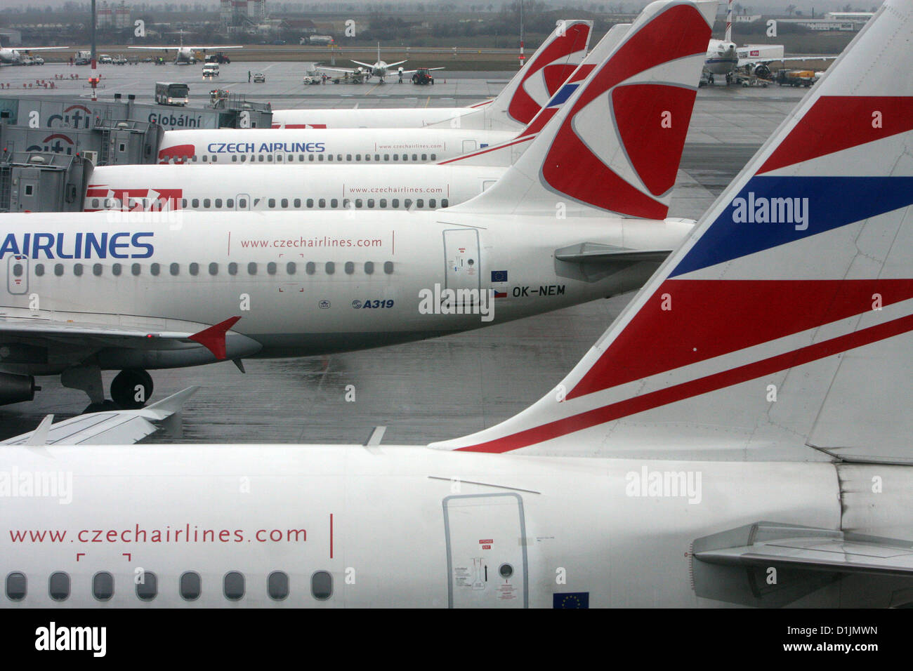 CSA Czech Airlines Flugzeuge Prag Tschechische Republik Flugzeuge am Boden Tarmac Jets erlangten den Flughafen Ceske aerolinie Aviation Company Ruzyne District Stockfoto