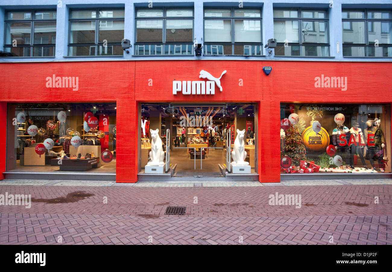 Puma Store, Carnaby Street, London, England, UK Stockfotografie - Alamy