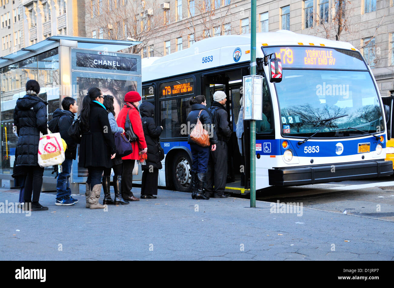 New York City öffentliche Verkehrsmittel M79 Crosstown MTA Bus auf der Upper West Side, Manhattan, New York City, USA Stockfoto