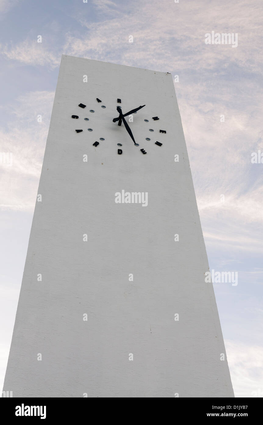 Uhr in Carrickfergus Marine Gardens Stockfoto