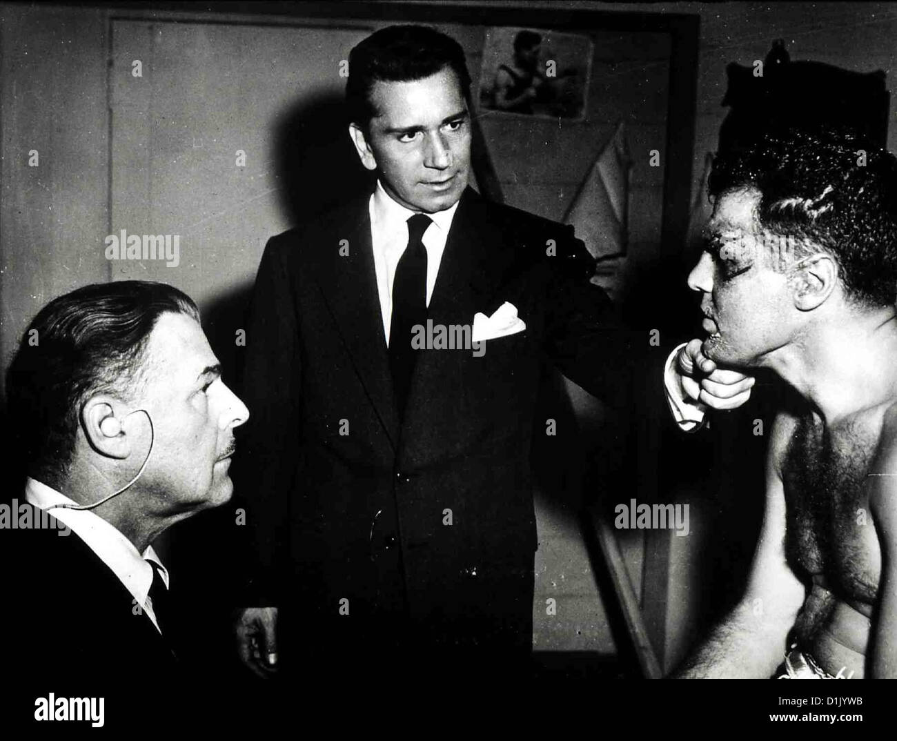 Geheimring 99 Big Combo, Joe McClure (Brian Donlevys), Mr. Brown (Richard Conte)? Lokalen Caption *** 1955-- Stockfoto