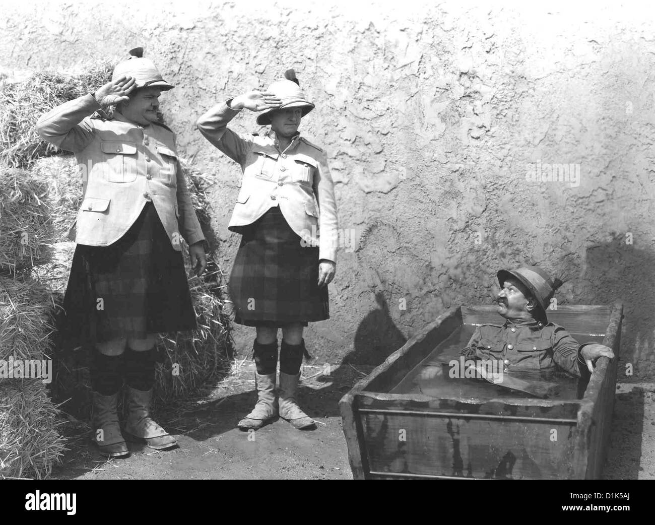Wir Sind Vom Schottischen Infantrie-Regiment Bonnie Scotland Oliver Hardy, Stan Laurel, James Finlayson *** lokalen Caption *** Stockfoto