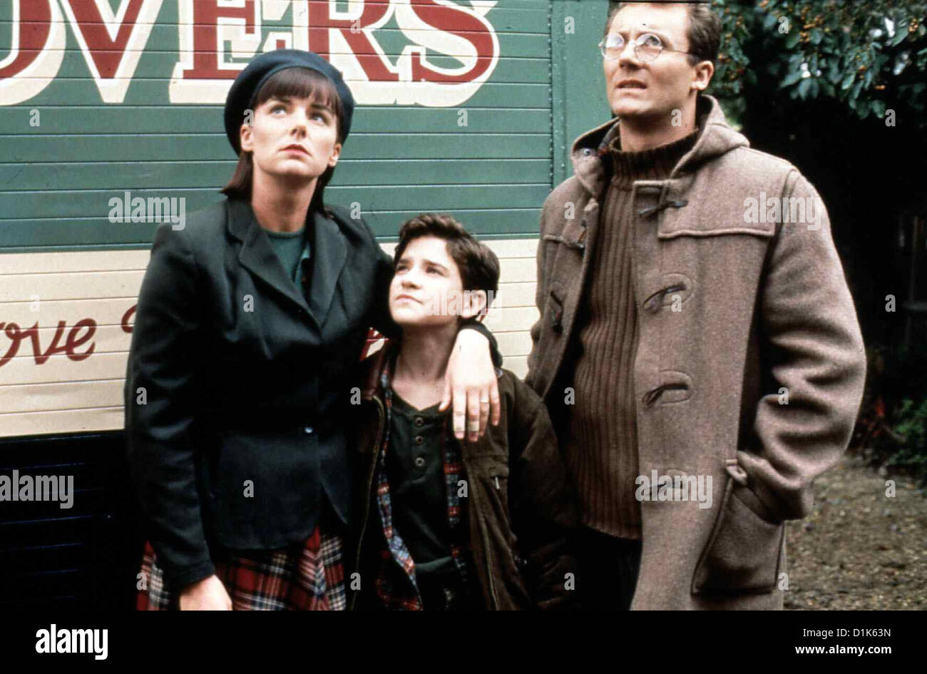 Ein Fall Fuer Die Borger Kreditnehmer, Victoria (Doon MacKichan), Pete (Bradley Pierce), Joe (Aden Gillet) sterben Familien Kreditgeber Stockfoto