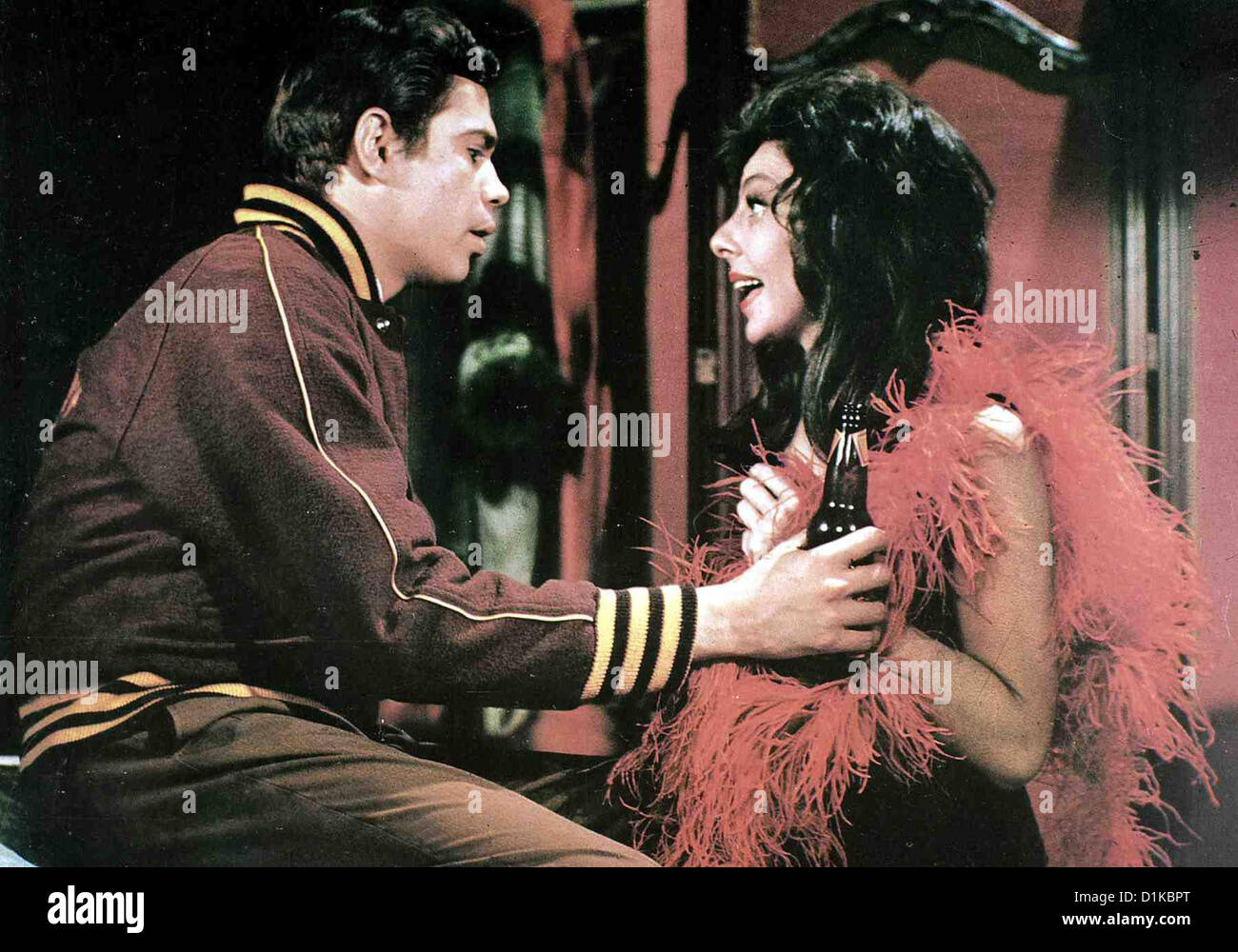 Sein Grosser Auftritt geben Sie lachend David (Reni Santoni) Und Angela