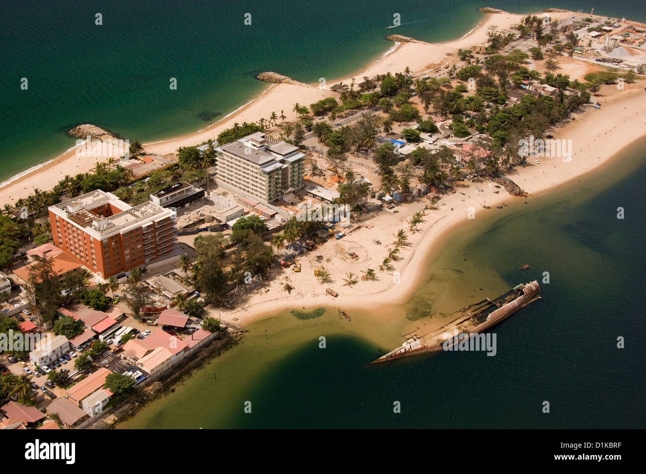 Wir überqueren die Ilha de Luanda, Spieß aus die Küste von Luanda, Abfahrt Luanda nördlich für Point Noire gebunden. Stockfoto
