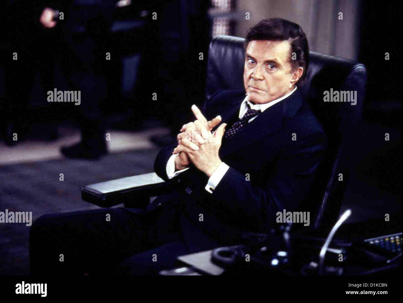 Flucht Aus L A Flucht Aus L A Prasident Cliff Robertson Lokalen Caption 1996 Paramount Stockfotografie Alamy