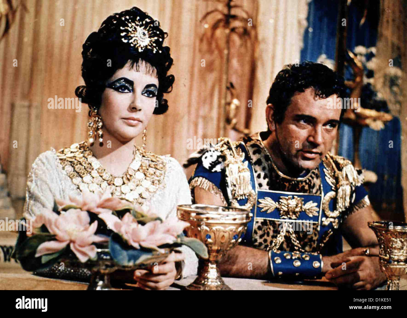 Cleopatra Cleopatra Elizabeth Taylor, Richard Burton Mark Antonius (Richard Burton) Verliebt Sich in Cleopatra (Elizabeth Stockfoto