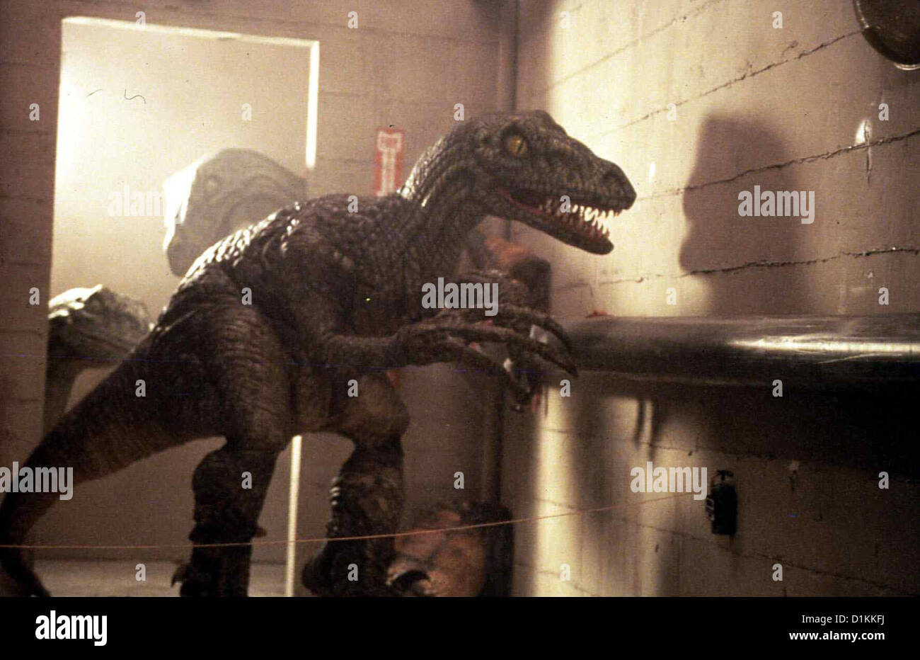 CarnosaurusAngriff Raptoren Carnosaur 2 Szene In der Militaerbasis