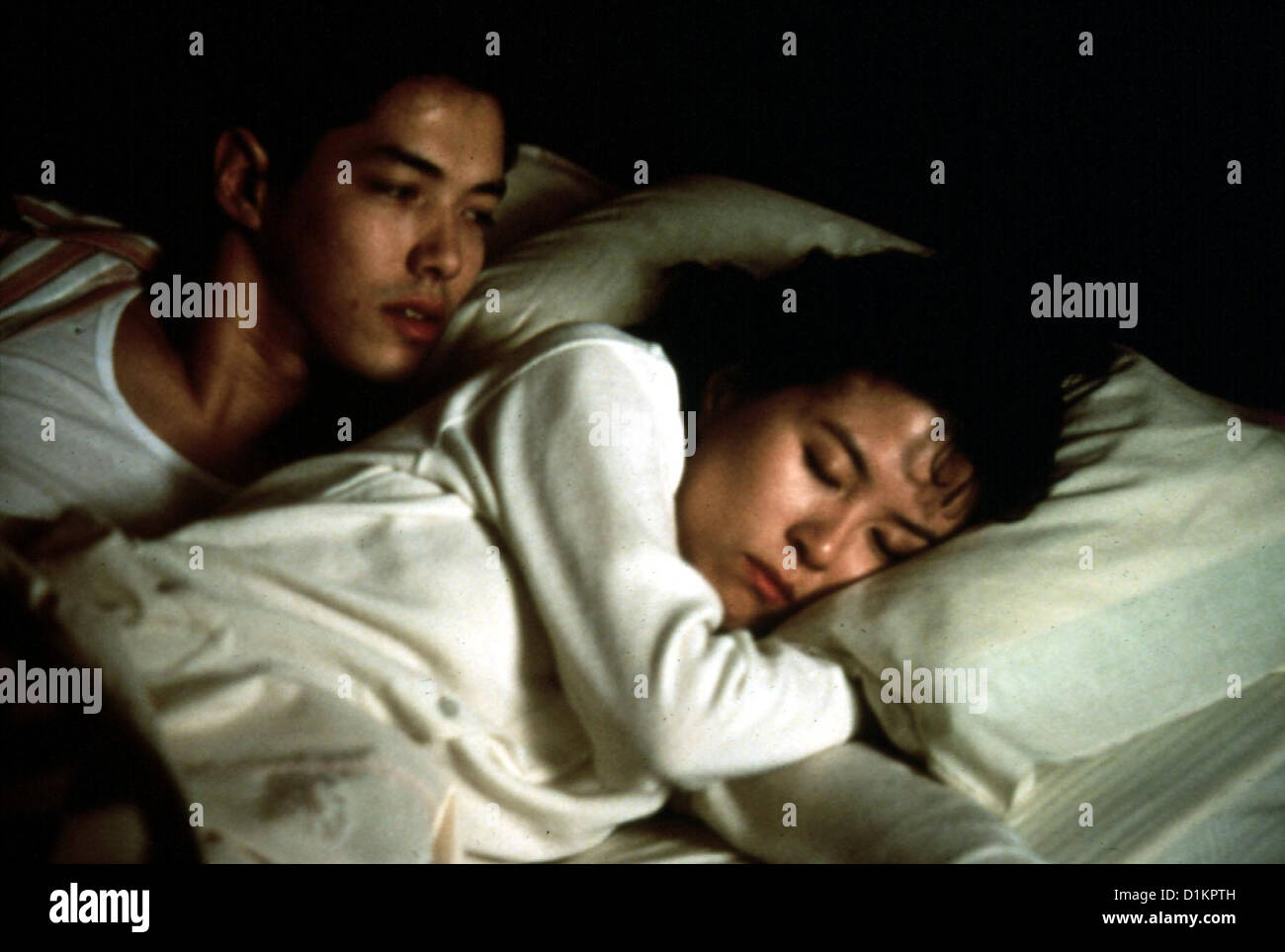 Eine Tasse Tee für sterben Liebe Essen Schale Tee Russell Wong, Cora Miao Nachdem es Bei Ben Loy (Russel Wong) Und Mei Oi (Cora Stockfoto