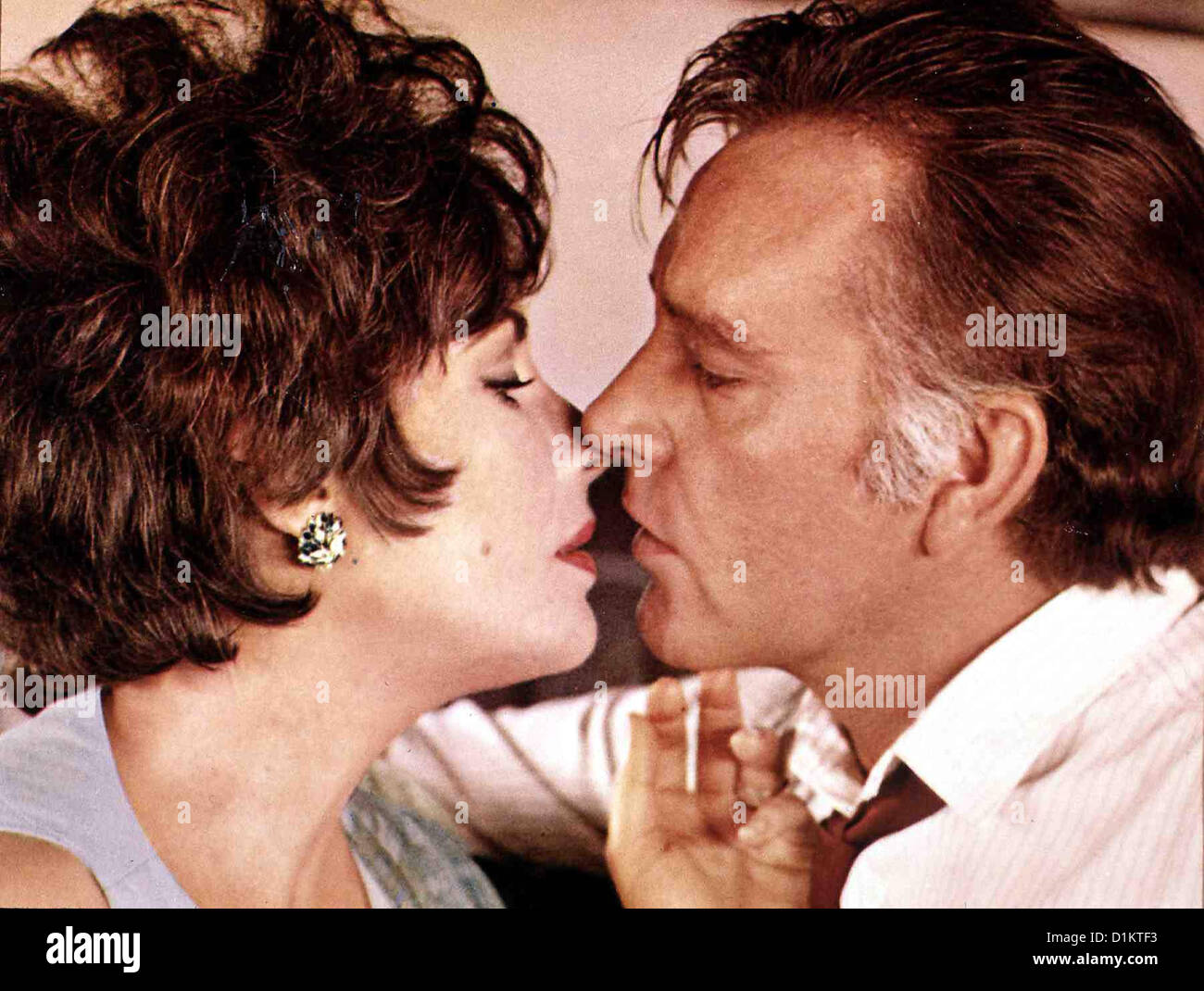 Sterben Sie Stunde Der Komoedianten Comedians, Elizabeth Taylor, Richard Burton Martha (Liz Taylor) Hut Ein leidenschaftliches Stockfoto