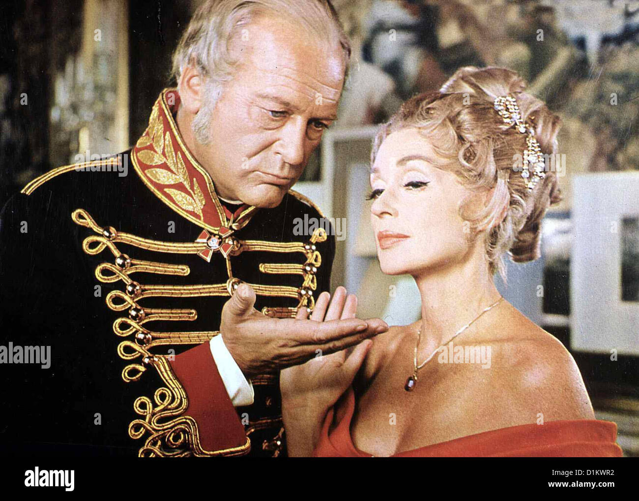 Der Kongress Amuesiert Sitsch Kongress Amuse, Le Curd Jürgens, Lilli Palmer Zar Alexander (Curd Jürgens) Soll von Fuerstin Stockfoto Der Kongress Amuesiert Sitsch Kongress Amuse, Le Curd Jürgens, Lilli Palmer Zar Alexander (Curd Jürgens) Soll von Fuerstin Stockfoto