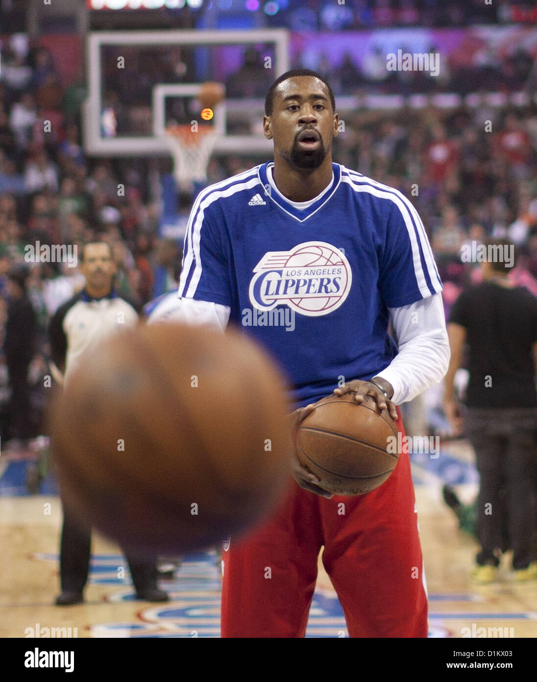 27. Dezember 2012 - Los Angeles, Kalifornien, USA - Los Angeles Clippers DeAndre Jordan macht sich bereit für das Spiel gegen die Boston Celtics im Staples Center in Los Angeles, Kalifornien heute Donnerstag 27 Dezember 2012..ARMANDO ARORIZO/PI (Credit-Bild: © Armando Arorizo/Pi/Prensa Internacional/ZUMAPRESS.com) Stockfoto